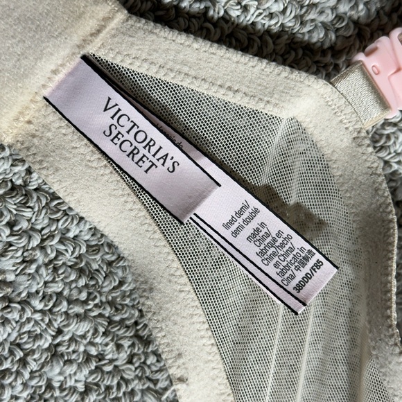 Victoria’s Secret 38DDD Lined Demi Bra - Picture 3 of 6